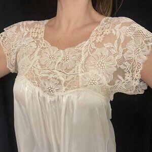 Vintage cream slip dress nightgown  floral lace bust  women's lingerie